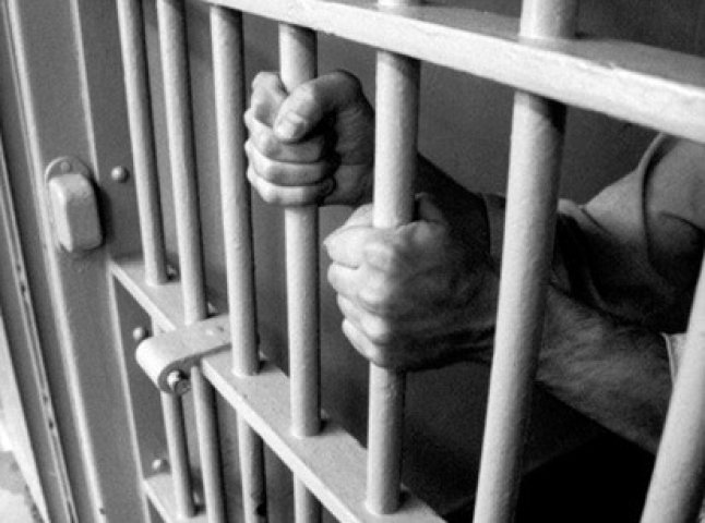 Мукачівським правоохоронцям, які пограбували ужгородця “дали” по 5 років тюрми