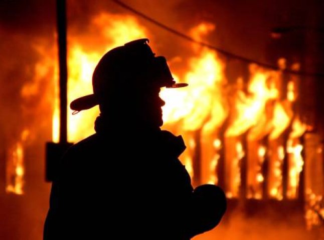 На Мукачівщині горіло деревообробне підприємство