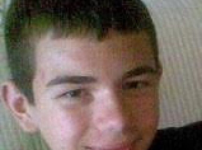 У Мукачеві розшукують зниклого 16-річного хлопця, який пішов здавати іспит і більше не повернувся (ФОТО)