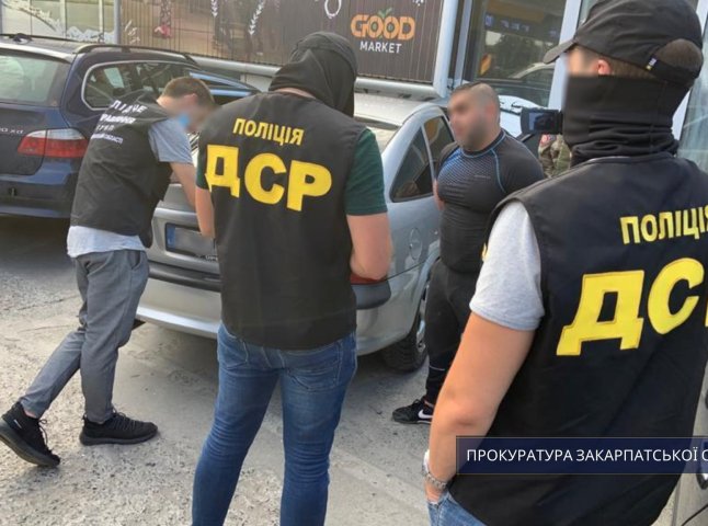 Спецоперація в Ужгороді: затримано чоловіка, який вимагав 47 тисяч доларів неіснуючого боргу