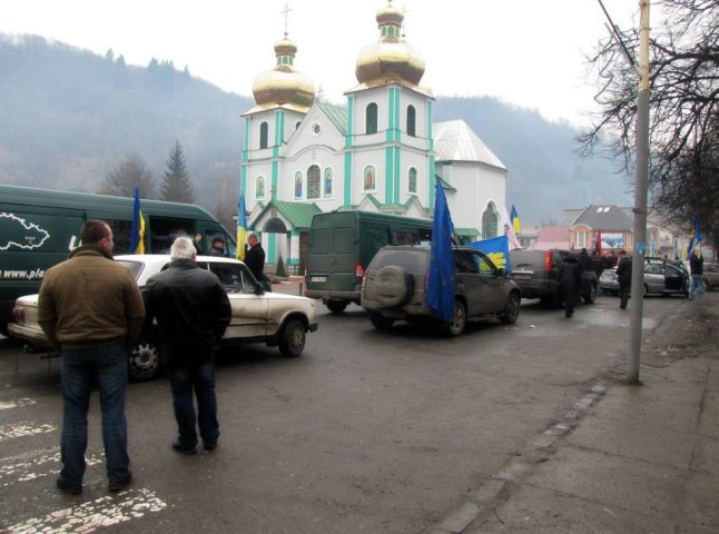 На Рахівщині вперше організували власний АвтоМайдан (ФОТО)