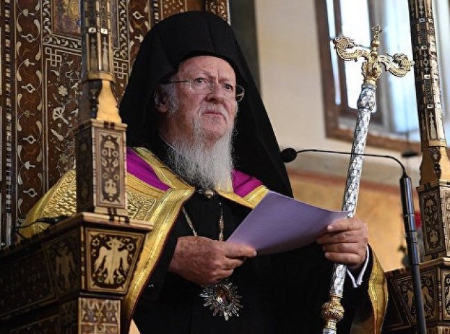 Вселенський патріарх Варфоломій наказав припинити всі служби у церквах