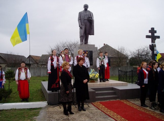 У Великих Лучках урочисто вшанували Великого Кобзаря (ФОТО)