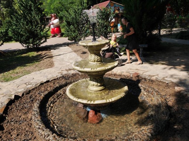 У Боздоському парку Ужгорода запрацював новий фонтан