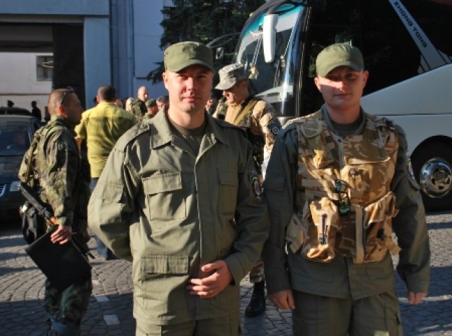 Берегівські правоохоронці відправились на схід боронити Україну