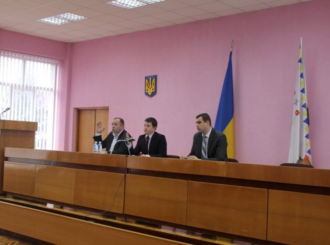 Депутати Виноградівської районної ради провели друге засідання