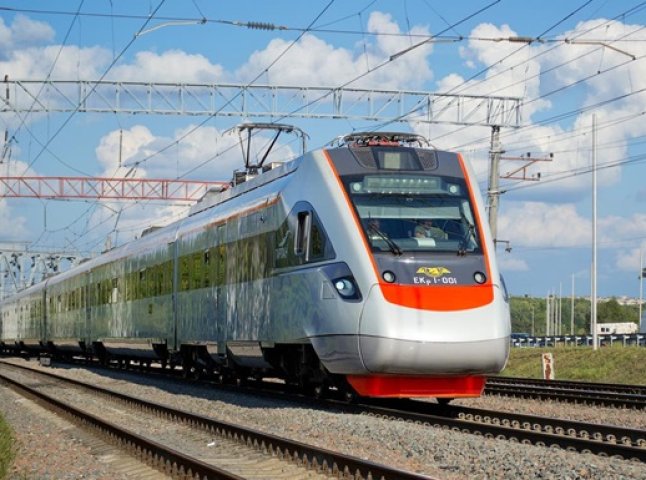 Якщо будуть гроші, то запустять швидкісний потяг сполученням "Київ – Мукачево"