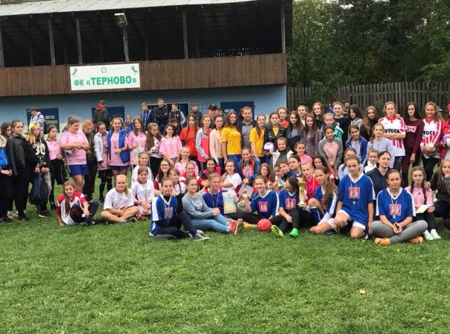 На Тячівщині провели футбольний турнір серед дівочих команд
