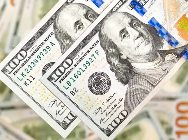 Курс долара досягне рекордно низької позначки у 2021 році: скільки коштуватиме валюта