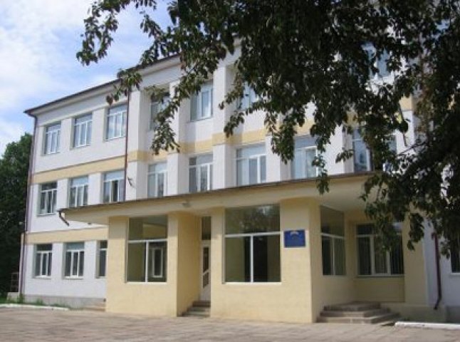В Ужгородській школі-інтернату затримується будівництво спорткомплексу