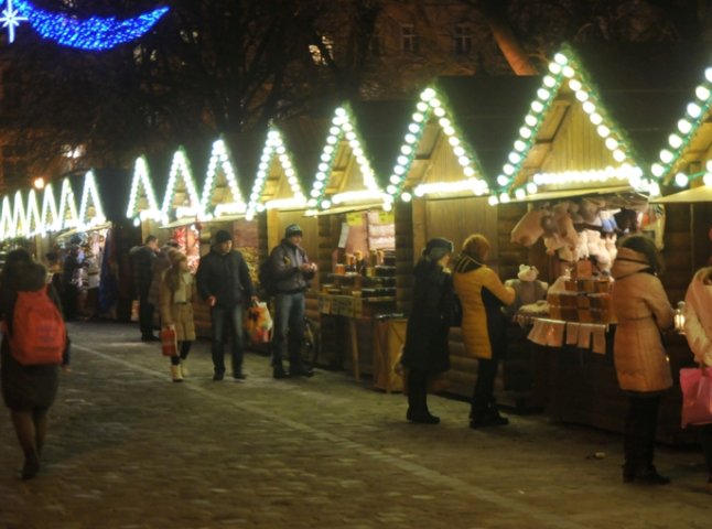 Фестиваль "Червене вино – 2016" пройде по-новому: не в центрі, а в парку "Перемоги" та з дерев’яними будиночками