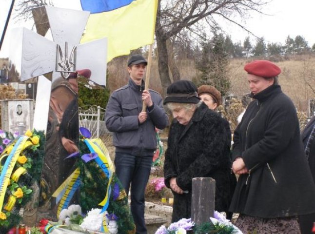 У Чинадієві, що на Мукачівщині, відкрили пам’ятник карпатському січовику Михайлу Петричку (ФОТОРЕПОРТАЖ)