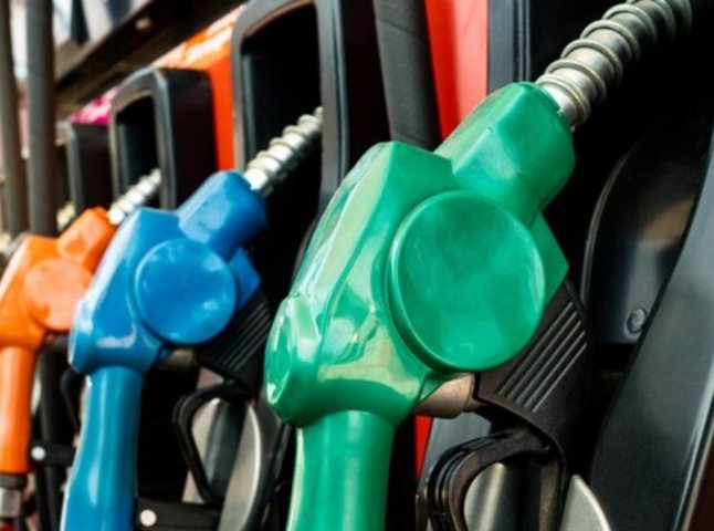 Опубліковано нові ціни на пальне: скільки зараз коштує бензин і дизель на ОККО, WOG та інших АЗС