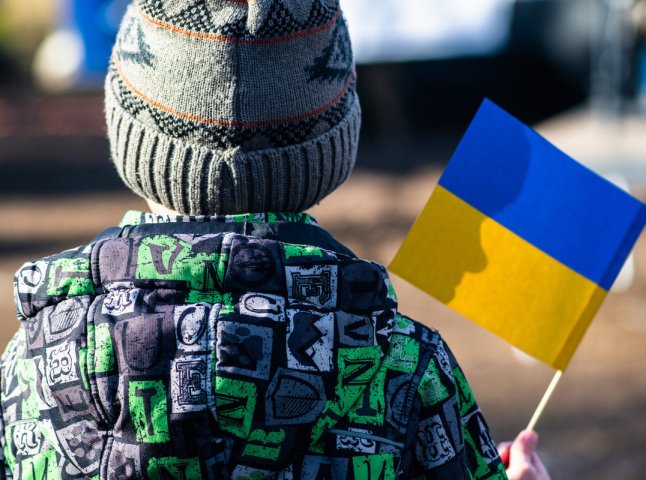 Деяким українцям з дітьми тепер виплачуватимуть по 6700 гривень на місяць