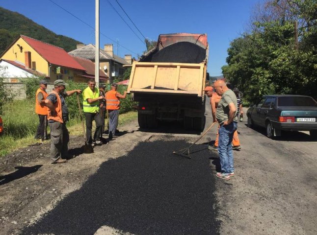 Москаль розкритикував ремонт автодороги "Кольчино – Лісарня – Пузняківці" в Мукачівському районі