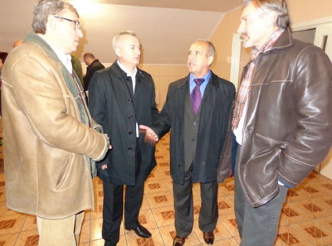 Чеський посол відвідав Пункт тимчасового розміщення біженців у Мукачеві