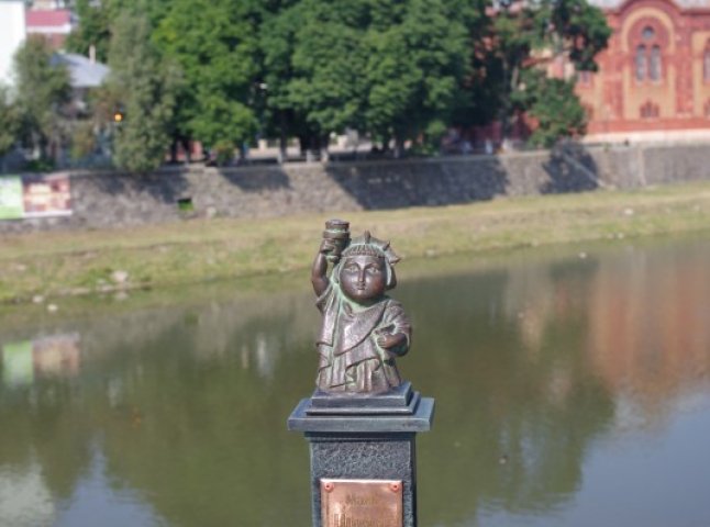 "Зловмисник" зізнався, чому "викрав" статую Свободки в Ужгороді