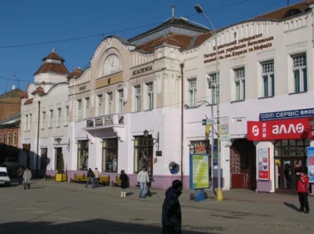 Триває скандал навколо історичної будівлі в центрі Ужгорода