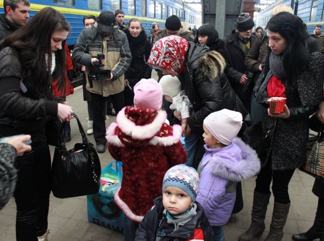 В Ужгороді обласна влада зустрілась з переселенцями