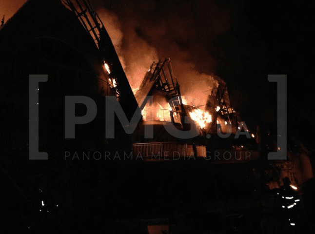 Ексклюзивні фото із пожежі у туристичному комплексі "Belle Royalle" на Мукачівщині