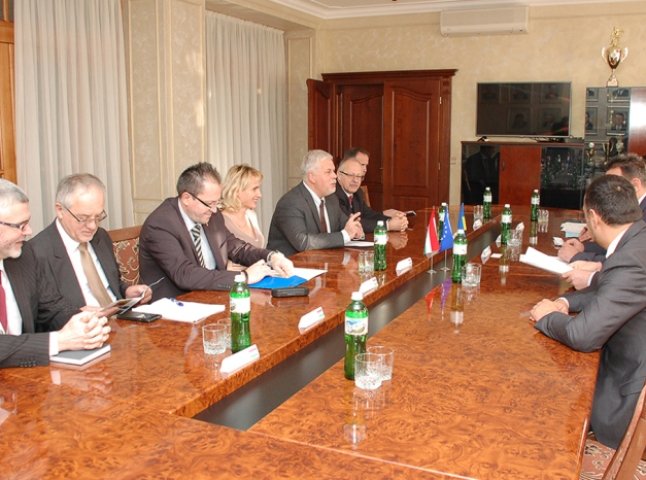 Голова облради Михайло Рівіс зустрівся з угорською делегацією