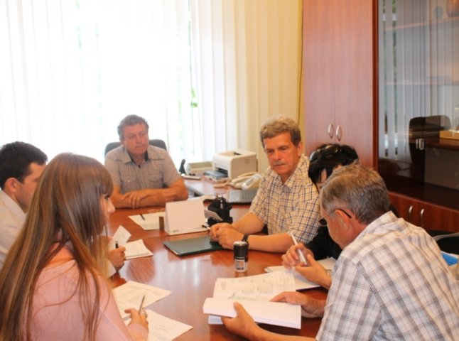 На Виноградівщині засідала комісія з розгляду питань у галузі земельних відносин