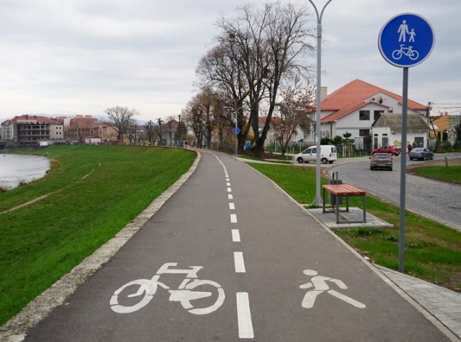 У Мукачеві звели велодоріжку протяжністю майже 3 км