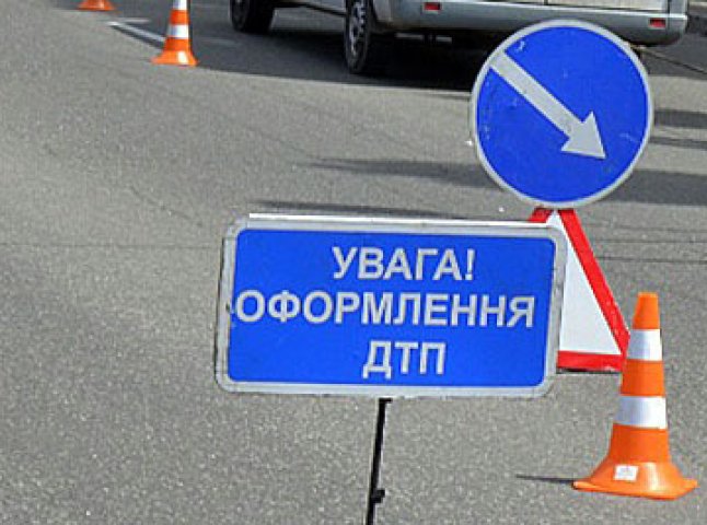 ДТП в Ужгороді: зіткнулись "Volkswagen" та "Mercedes"