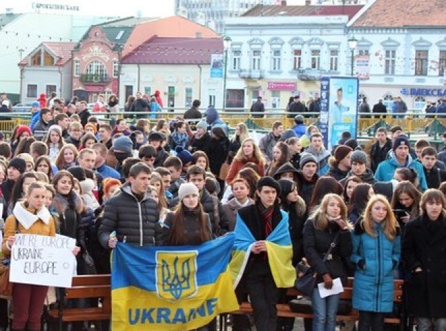 Як студенти в Ужгороді мітингували (ВІДЕО)