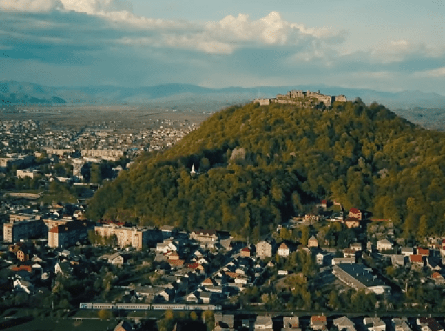 Краса Хуста з висоти пташиного польоту: ефектне відео