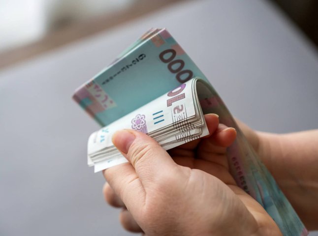 Що робити, якщо у магазині відмовляються приймати готівку великих номіналів Що робити, якщо у магазині відмовляються приймати готівку великих номіналів