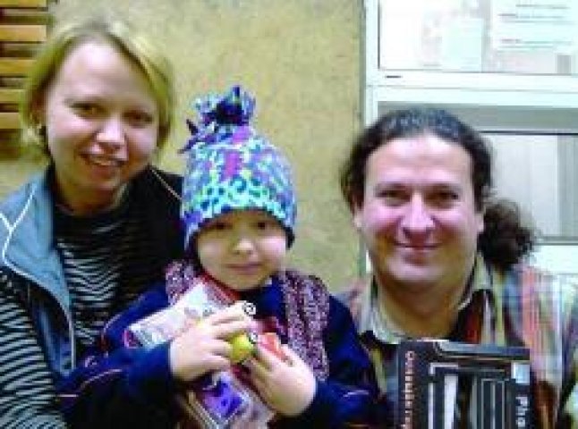 На Спаса онкохворий 3-річний Богдан Котенко з Мукачева став на ніжки