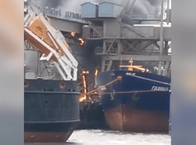 Карма у дії: у російському порту горить термінал
