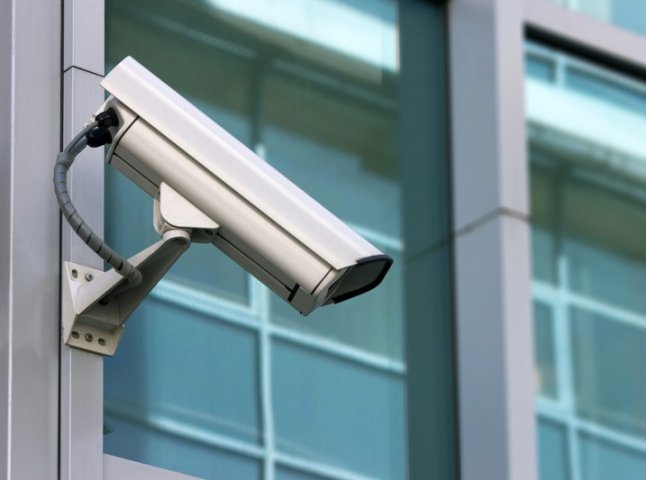 В Ужгороді зафіксовано черговий факт крадіжки камери відеоспостереження
