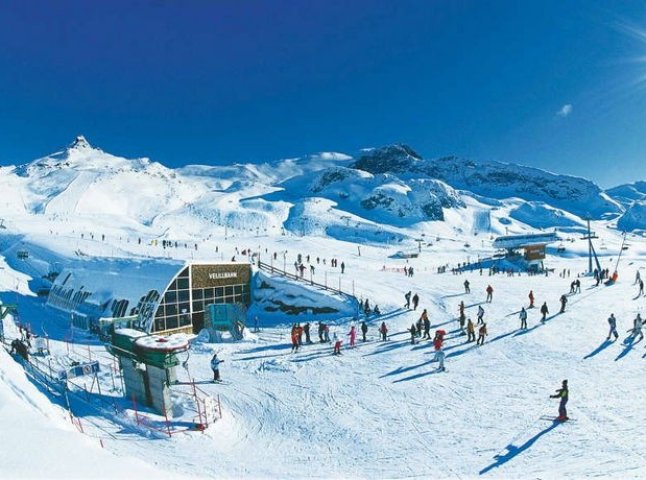 Зеленський обіцяє австрійські гірськолижні курорти в Карпатах