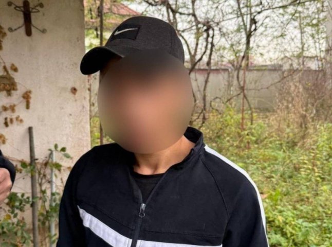 Затримано чоловіка, який увірвався у будинок і встиг поцупити цінні речі