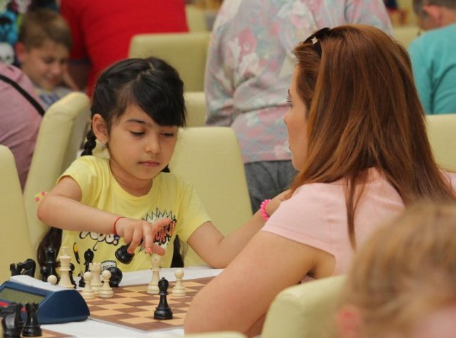 У Мукачеві розпочався міжнародний шаховий турнір