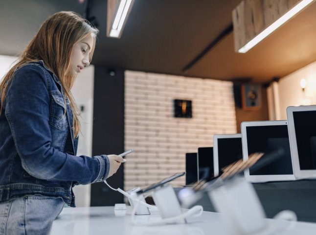 Названо найпопулярніші смартфони початку 2026 року: скільки коштують в Україні