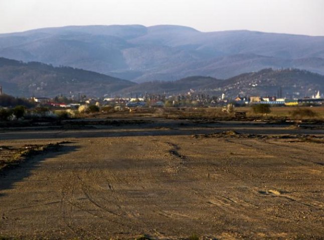 Мукачівський аеродром планують забудувати