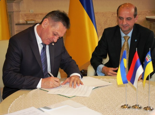 Закарпаття підписало угоду про співпрацю з сербським краєм Воєводина