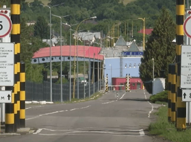 Як зараз перетнути кордон зі Словаччиною: пояснення