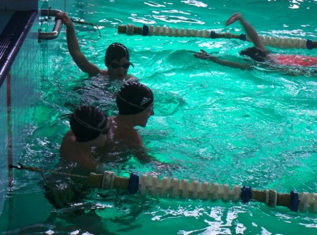 В Ужгороді відбувся дитячий турнір з плавання