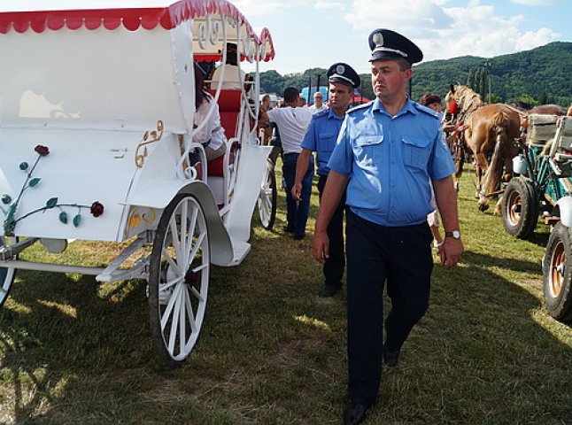 Міліція звітує про відсутність порушень громадського порядку під час фестивалю "Довжанська фіра"