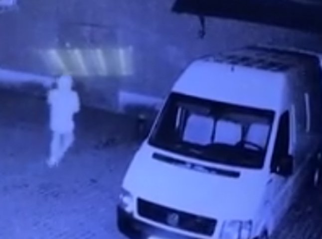 У Мукачеві із підприємства вкрали 300 тисяч: оприлюднено відео