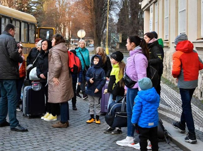 До передмістя Будапешта із Закарпаття відправили групу вимушених переселенців