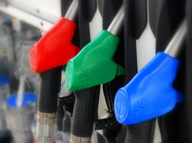 Закарпатські АЗС за місяць продали бензину на 346 млн грн