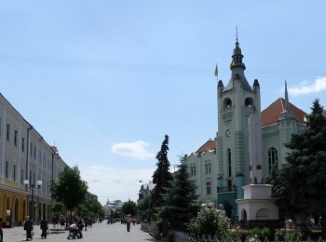 У Мукачівському міськвиконкомі визначали найкращі різдвяні іграшки