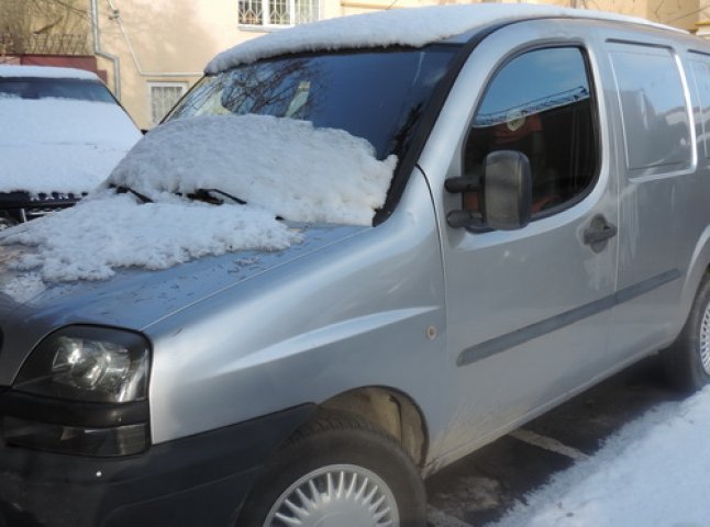 На Берегівщині зловмисник скористався можливістю викрасти автівку