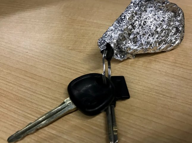 Як фольга може врятувати авто: несподіваний тренд серед водіїв Як фольга може врятувати авто: несподіваний тренд серед водіїв