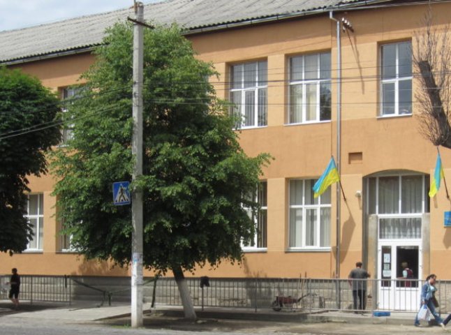 Відомо, в яку школу Мукачева подали найбільше заяв на зарахування до 1 класу